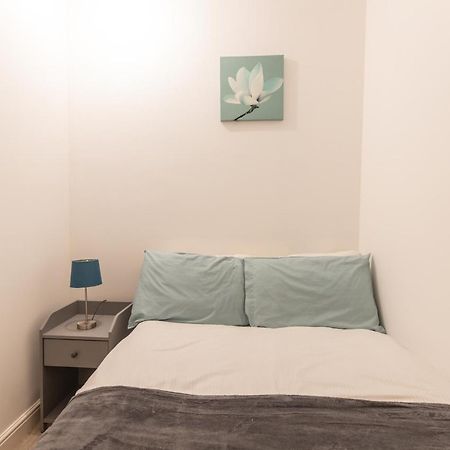 Cosy Modern Apartment, Grand Victorian Building, 5 Mins To Coventry City Centre ภายนอก รูปภาพ