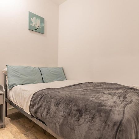 Cosy Modern Apartment, Grand Victorian Building, 5 Mins To Coventry City Centre ภายนอก รูปภาพ