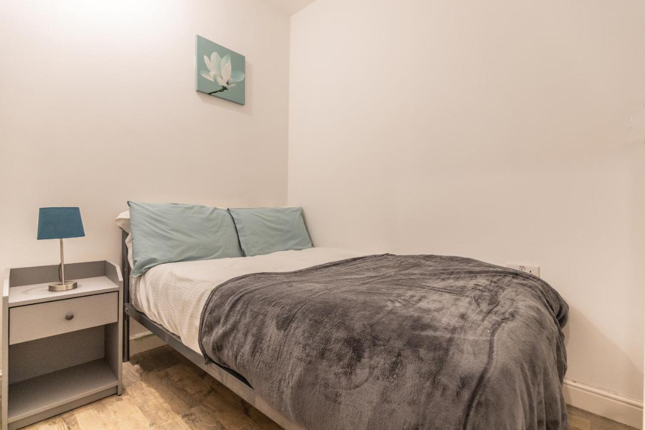 Cosy Modern Apartment, Grand Victorian Building, 5 Mins To Coventry City Centre ภายนอก รูปภาพ