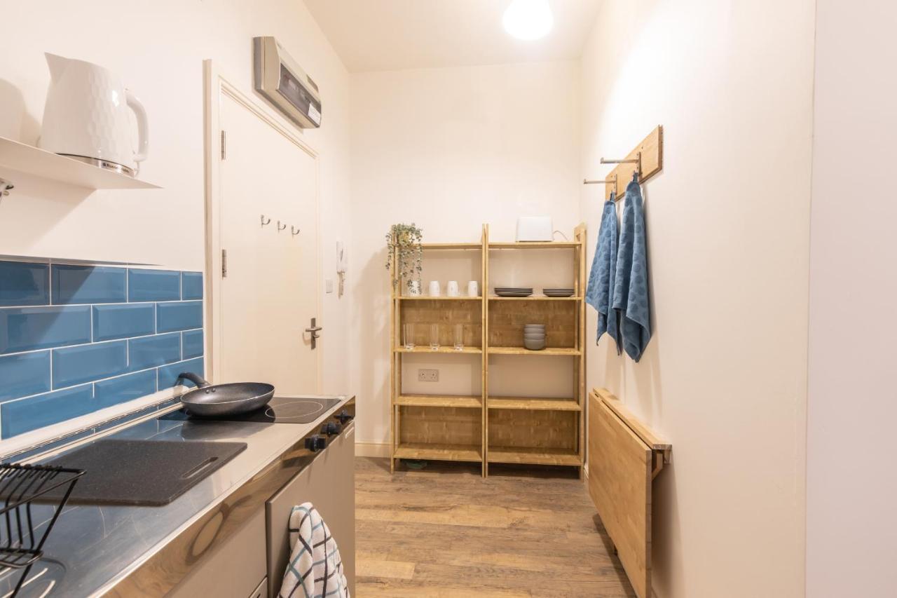 Cosy Modern Apartment, Grand Victorian Building, 5 Mins To Coventry City Centre ภายนอก รูปภาพ